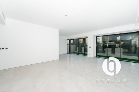 Villa in Tilal Al Ghaf, Dubai, UAE 4 bedrooms, 377 sq.m. № 701727 - photo 2