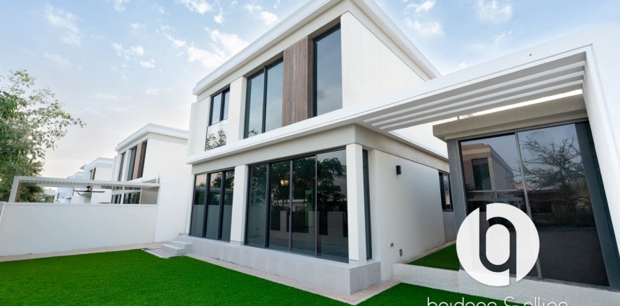 Villa in Tilal Al Ghaf, Dubai, UAE 4 bedrooms, 377 sq.m. № 701727