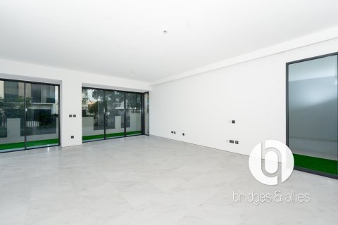 Villa in Tilal Al Ghaf, Dubai, UAE 4 bedrooms, 377 sq.m. № 701727 - photo 4