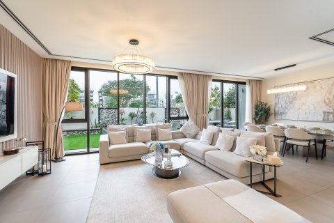 Vila u gradu Dubai, UAE 4 spavaće sobe, 432 m2 Br. 734136 - Slika 2