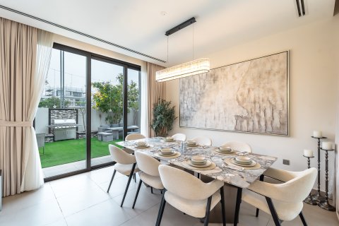 Vila u gradu Dubai, UAE 4 spavaće sobe, 432 m2 Br. 734136 - Slika 4