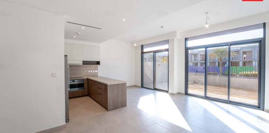 Townhouse în Dubai, EAU 3 dormitoare, 168.5 mp.  №655748