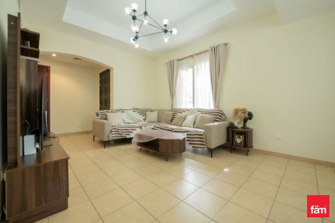 Villa in Dubai, UAE 3 bedrooms, 361.7 sq.m. № 702484 - photo 5