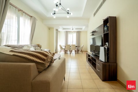 Villa in Dubai, UAE 3 bedrooms, 361.7 sq.m. № 702484 - photo 4