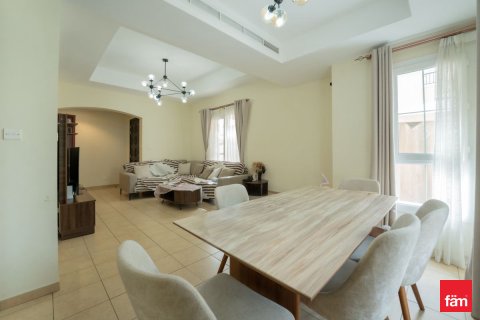 Villa in Dubai, UAE 3 bedrooms, 361.7 sq.m. № 702484 - photo 3