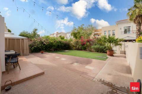 Villa in Dubai, UAE 3 bedrooms, 361.7 sq.m. № 702484 - photo 25
