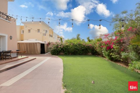 Villa in Dubai, UAE 3 bedrooms, 361.7 sq.m. № 702484 - photo 23