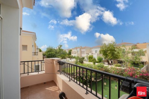 Villa in Dubai, UAE 3 bedrooms, 361.7 sq.m. № 702484 - photo 20