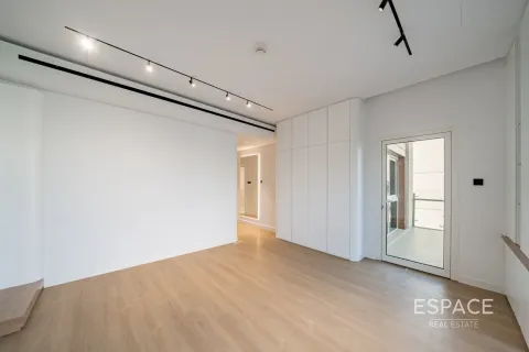 Villa til salgs i Dubai, Emiratene 4 soverom, 322 kvm Nr. 658564 - Foto 8