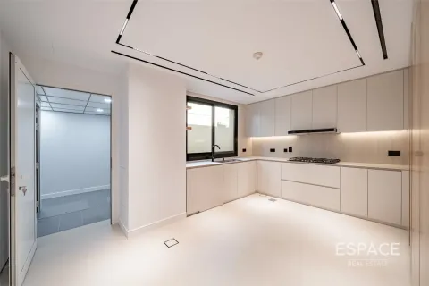 Villa til salgs i Dubai, Emiratene 4 soverom, 322 kvm Nr. 658564 - Foto 5