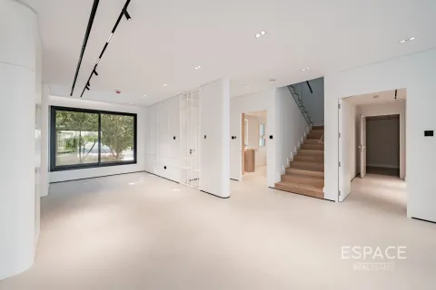 Villa til salgs i Dubai, Emiratene 4 soverom, 322 kvm Nr. 658564 - Foto 2