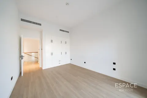 Villa til salgs i Dubai, Emiratene 4 soverom, 322 kvm Nr. 658564 - Foto 17