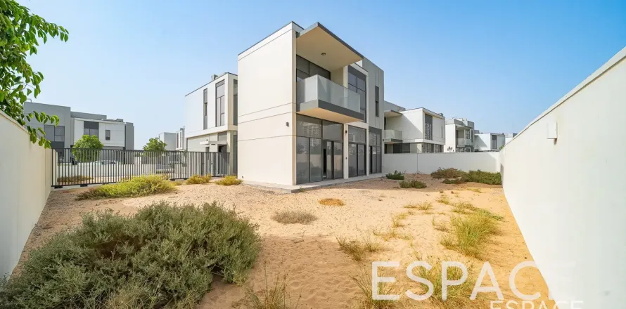 Vilă în Al Furjan, Dubai, EAU 4 dormitoare, 376 mp.  №658565