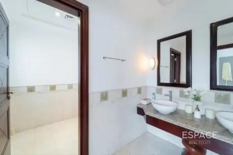 Vila v Palm Jumeirah, Dubai, SAE 3 ložnice, 623 m² Č.: 658568 - fotografie 10