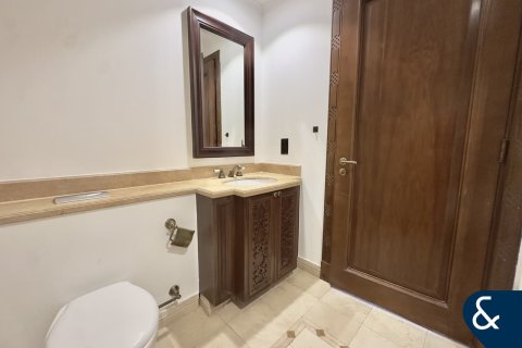 Appartamento in affitto a Old Town, Dubai, EAU 2 camere da letto, 130 mq. № 688893 - foto 16