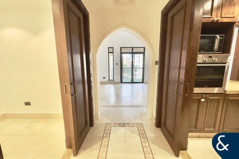 Appartamento in affitto a Old Town, Dubai, EAU 2 camere da letto, 130 mq. № 688893 - foto 3
