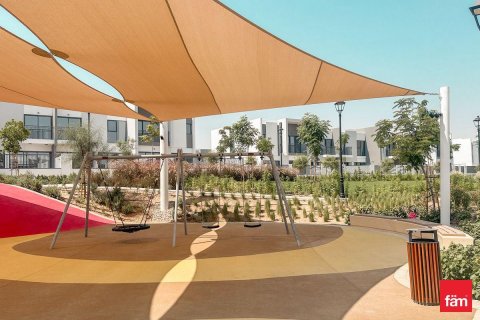 Dubai, BAE’de kiralık townhouse 3 yatak odası, 160.9 m&sup2; No 668735 - fotoğraf 12