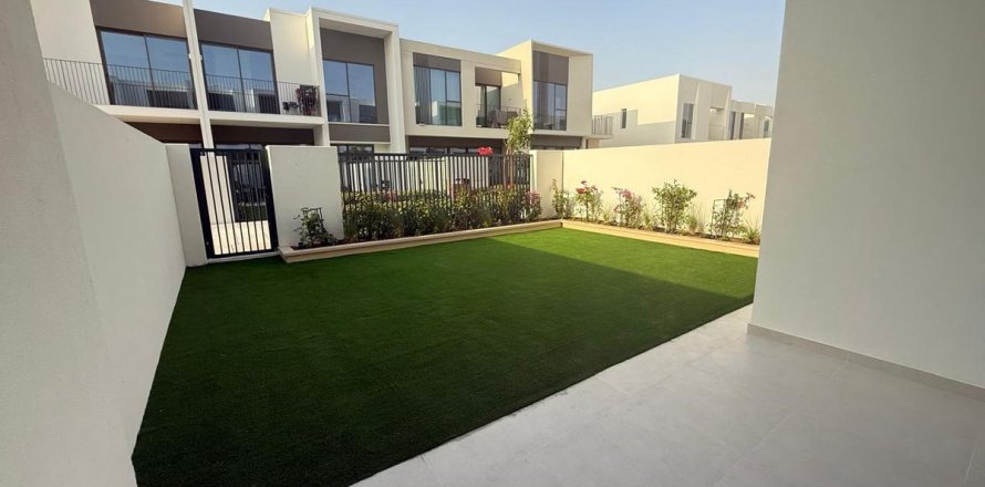 Māja Dubaijā, AAE 3 istabas, 174 m2 Nr. 668736