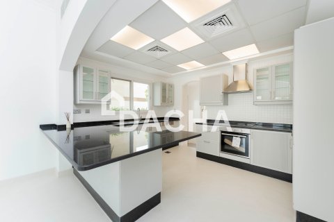 Villa till försäljning i Meadows, Dubai, UAE 5 sovrum, 332 kvm Nr. 720564 - fotografi 12