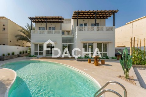 Villa till försäljning i Meadows, Dubai, UAE 5 sovrum, 332 kvm Nr. 720564 - fotografi 2