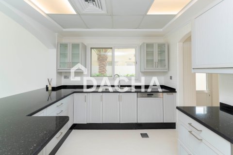 Villa till försäljning i Meadows, Dubai, UAE 5 sovrum, 332 kvm Nr. 720564 - fotografi 13