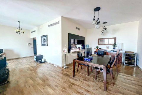 Apartamento en venta en The Views, Dubai, EAU 2 dormitorios, 135 m2 № 707877 - foto 3