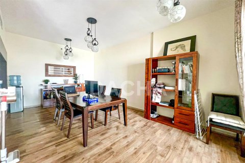 Apartamento en venta en The Views, Dubai, EAU 2 dormitorios, 135 m2 № 707877 - foto 5