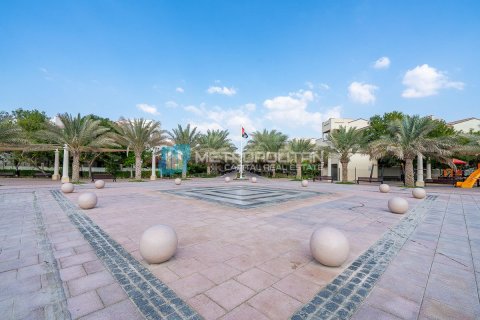 Townhouse in Abu Dhabi, UAE 3 bedrooms, 183.8 sq.m. № 635611 - photo 23