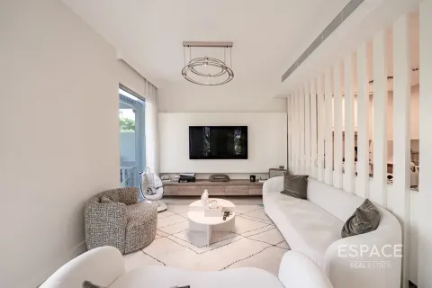 Müüa ridamaja asukohaga Tilal Al Ghaf, Dubai, AÜE: 4 magamistoaga, 221 m² Nr 649523 - pilt 3