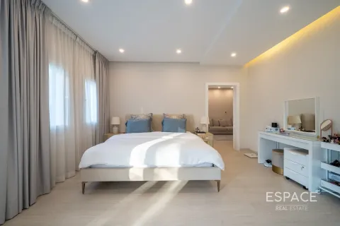 Vila u Meadows, Dubai, UAE 6 spavaćih soba, 457 m2 Br. 649524 - fotografija 11