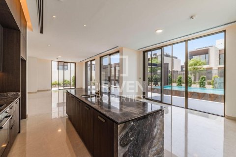 Villa in Dubai Hills Estate, UAE 5 bedrooms, 659.98 sq.m. № 745034 - photo 15