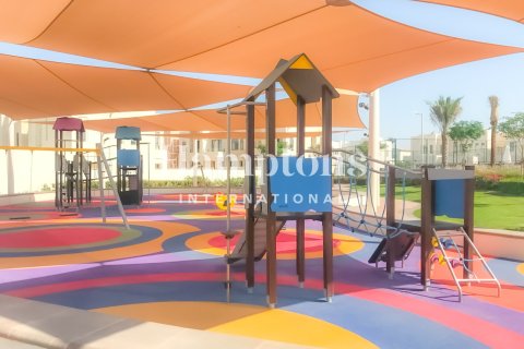 Radhus uthyres i Arabian Ranches, Dubai, UAE 3 sovrum, 283.72018782 kvm Nr. 719034 - fotografi 14