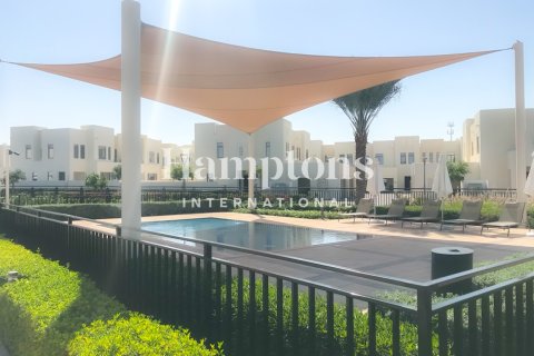Radhus uthyres i Arabian Ranches, Dubai, UAE 3 sovrum, 283.72018782 kvm Nr. 719034 - fotografi 8