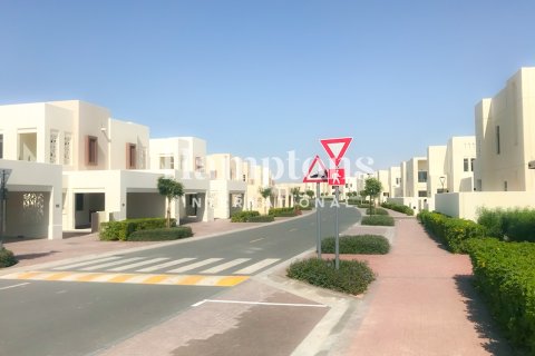Radhus uthyres i Arabian Ranches, Dubai, UAE 3 sovrum, 283.72018782 kvm Nr. 719034 - fotografi 9