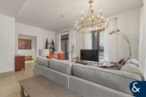 דירה להשכרה ב Old Town, Dubai, איחוד האמירויות  3 חדרי שינה, 181 מ"ר, מספר 697587 - תמונה 3