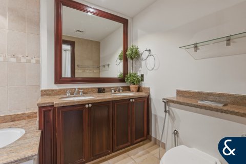 דירה להשכרה ב Old Town, Dubai, איחוד האמירויות  3 חדרי שינה, 181 מ"ר, מספר 697587 - תמונה 18