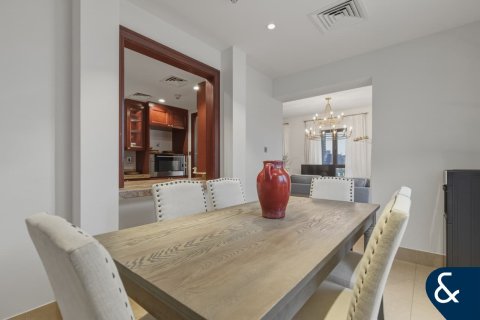 דירה להשכרה ב Old Town, Dubai, איחוד האמירויות  3 חדרי שינה, 181 מ"ר, מספר 697587 - תמונה 10