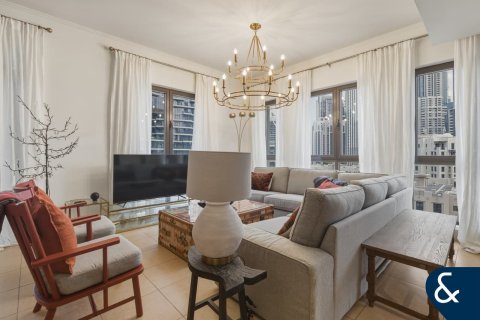 דירה להשכרה ב Old Town, Dubai, איחוד האמירויות  3 חדרי שינה, 181 מ"ר, מספר 697587 - תמונה 2