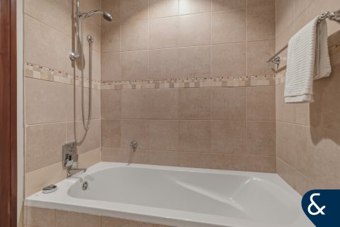 דירה להשכרה ב Old Town, Dubai, איחוד האמירויות  3 חדרי שינה, 181 מ"ר, מספר 697587 - תמונה 23