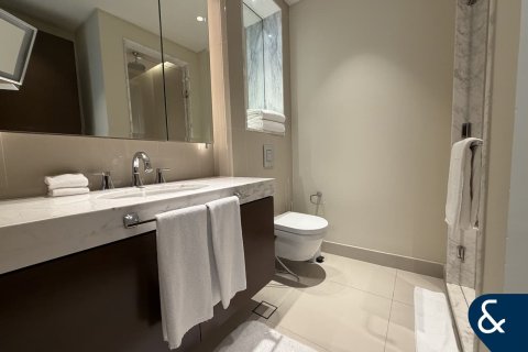 דירה להשכרה ב Downtown Dubai (Downtown Burj Dubai), Dubai, איחוד האמירויות  2 חדרי שינה, 134 מ"ר, מספר 697589 - תמונה 16