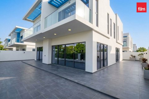 Vilă de închiriat în Dubai, EAU 6 dormitoare, 439.1 mp. №709924 - poză 4