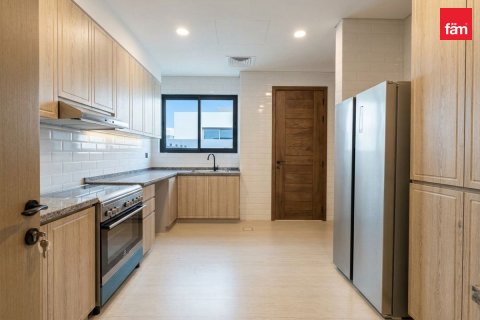Vilă de închiriat în Dubai, EAU 6 dormitoare, 439.1 mp. №709924 - poză 13