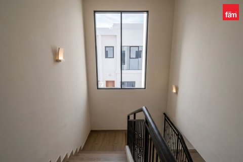 Vilă de închiriat în Dubai, EAU 6 dormitoare, 439.1 mp. №709924 - poză 16