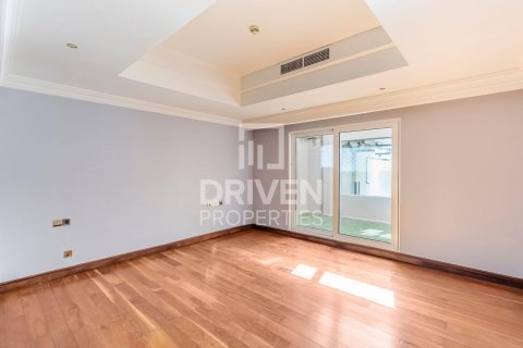 Palm Jumeirah, Dubai, UAE의 판매용 빌라 침실 4개, 1079.07제곱미터 번호 744293 - 사진 17