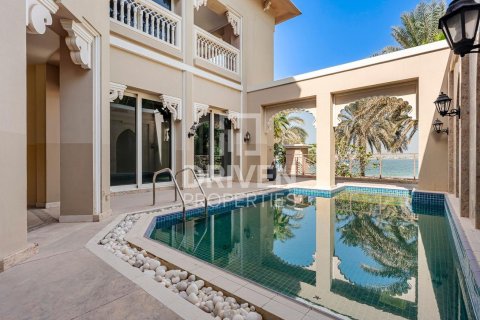 Palm Jumeirah, Dubai, UAE의 판매용 빌라 침실 4개, 1079.07제곱미터 번호 744293 - 사진 2