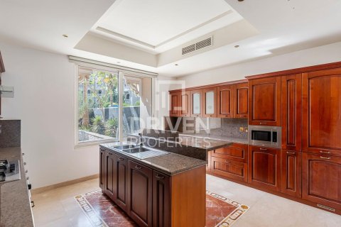 Palm Jumeirah, Dubai, UAE의 판매용 빌라 침실 4개, 1079.07제곱미터 번호 744293 - 사진 21