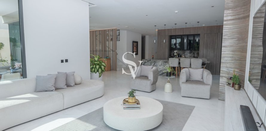 Tilal Al Ghaf, Dubai, UAE의 빌라 침실 5개, 650제곱미터 번호 686745