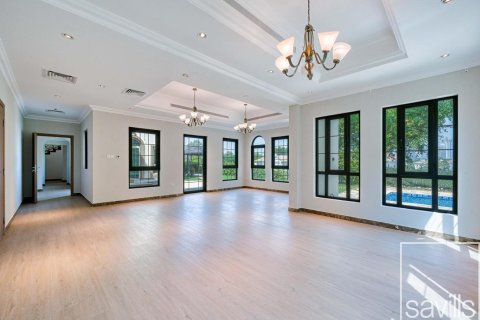 Villa para arrendamento em Jumeirah Islands, Dubai, EAU 5 quartos, 603.87 m2 № 747437 - foto 2