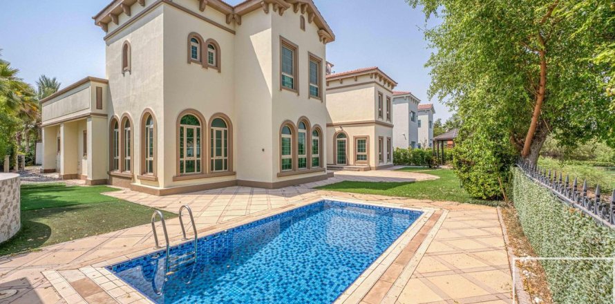 Villa em Jumeirah Islands, Dubai, EAU 5 quartos, 603.87 m2 № 747437