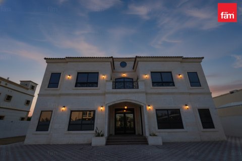 Villa à louer à Al Barsha, Dubai, EAU 6 chambres, 1393.5 m2 № 668894 - photo 3
